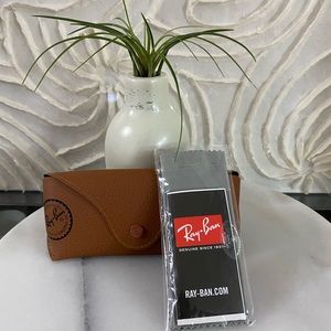 RAY-BAN  Sunglasses leather CASE with cleaning cloth only